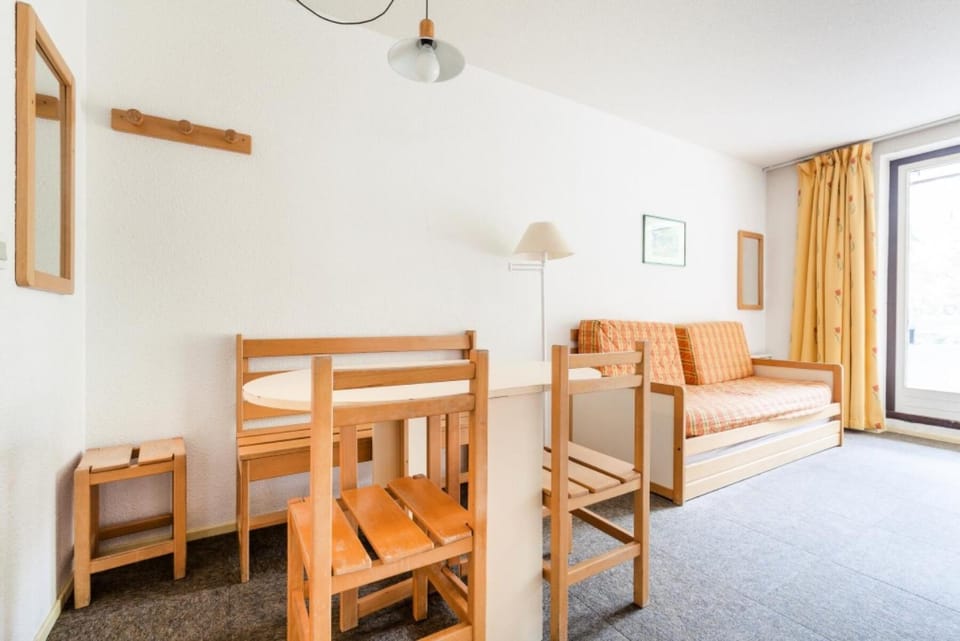 Bed, kitchen
