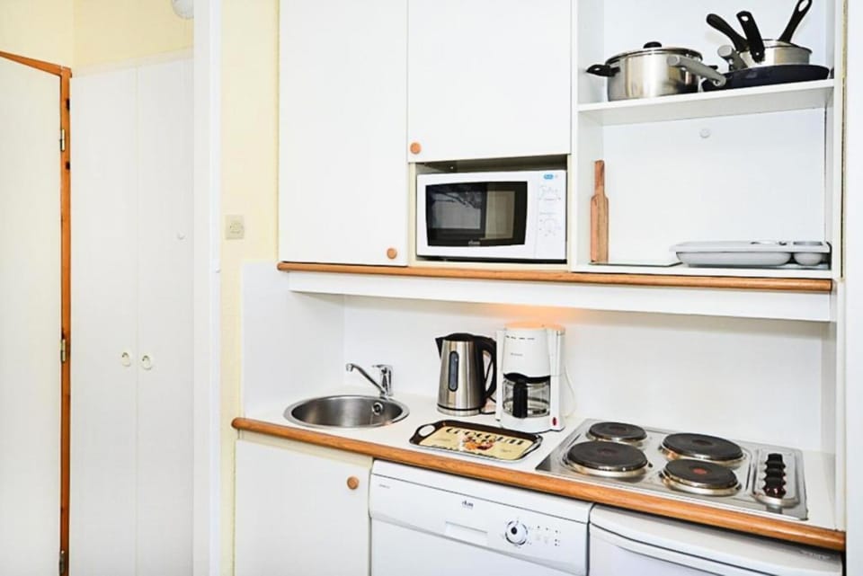 microwave, kitchen