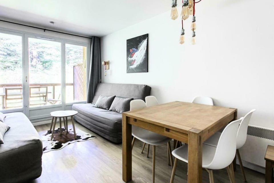 Bed, kitchen