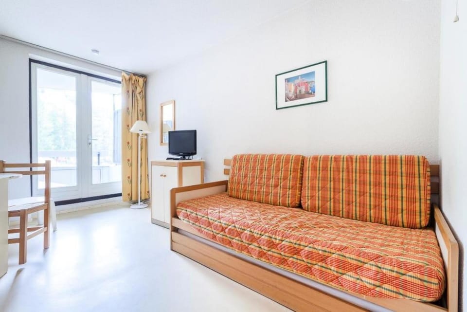 Bed, TV and multimedia