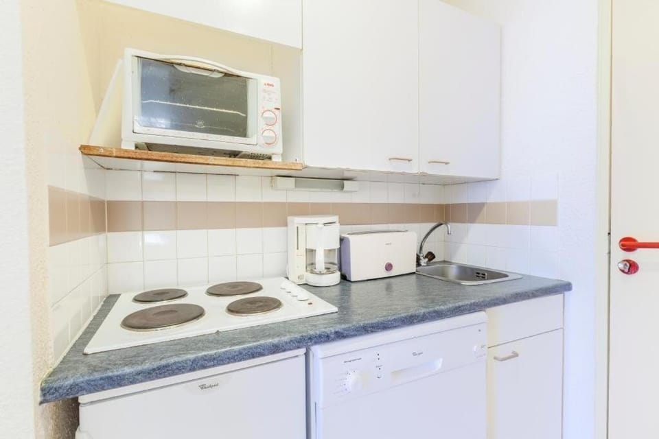 oven, kitchen