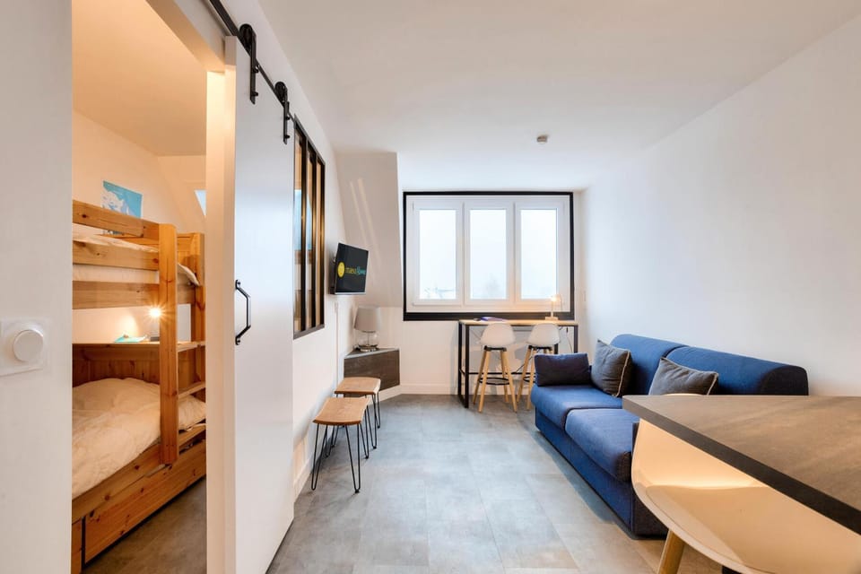 Bed, kitchen