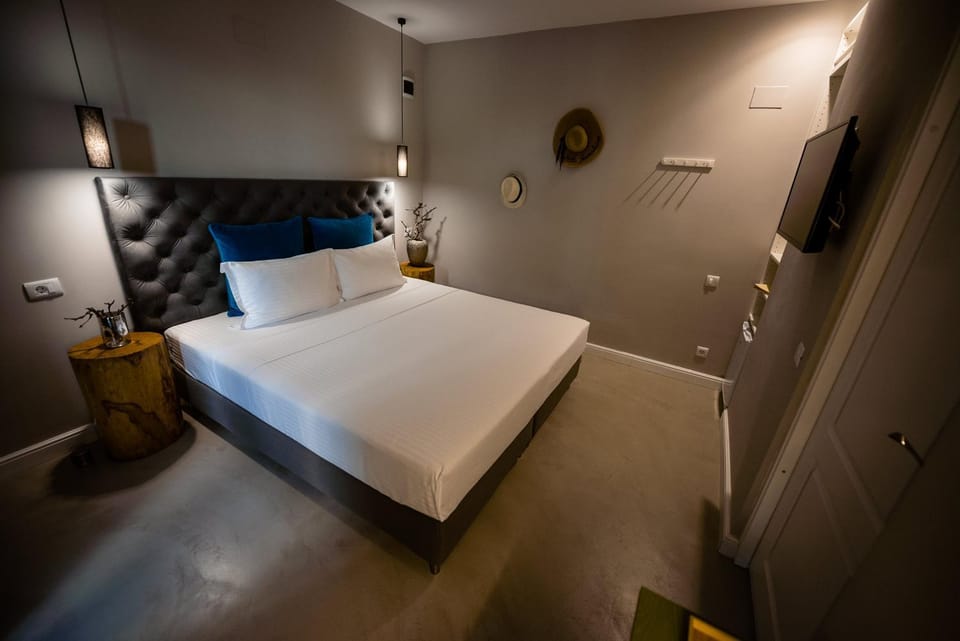 Bed, Photo of the whole room