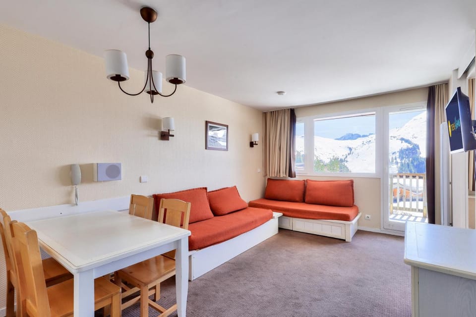 Bed, Living room, kitchen