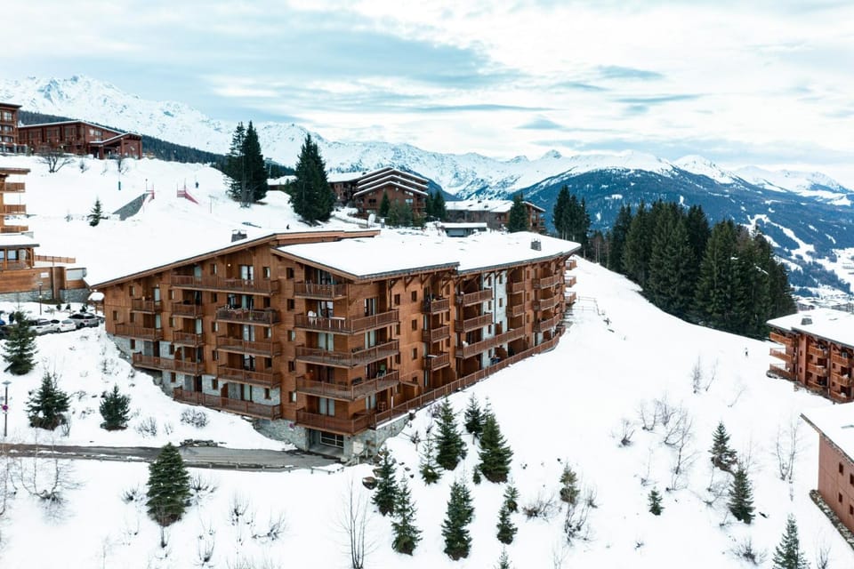 Activities, Skiing, Mountain view