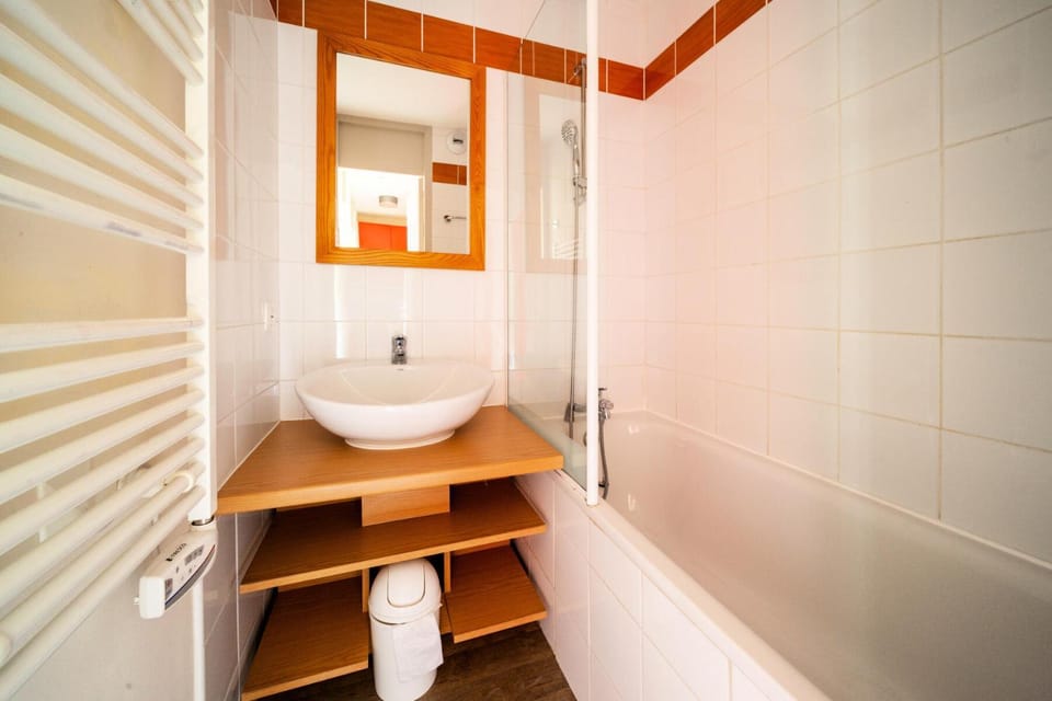 Shower, Bathroom, bidet