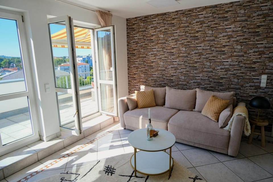 View (from property/room), Balcony/Terrace, Living room, Seating area, Dining area