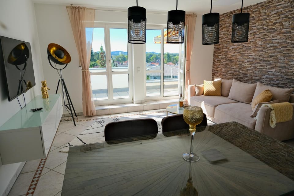 TV and multimedia, Living room, Dining area