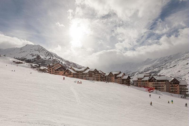 Skiing, Mountain view