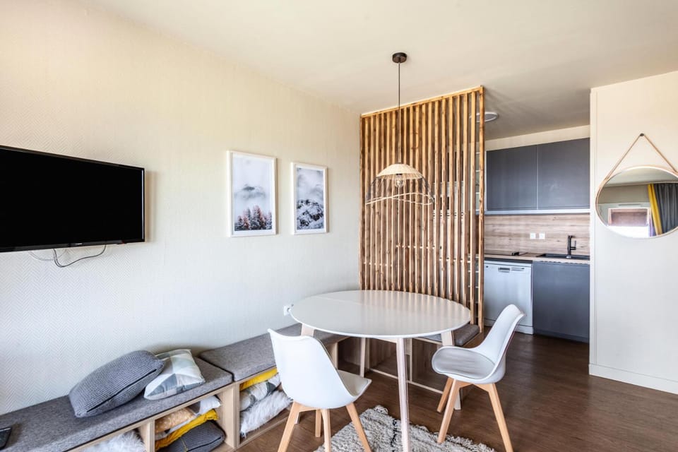 Bed, furniture, kitchen