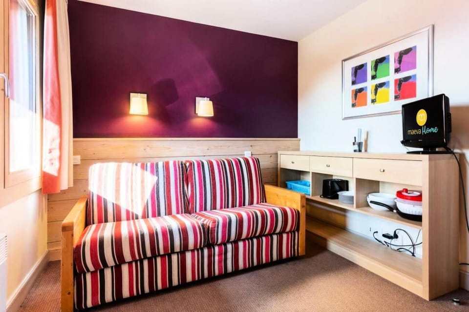 Bed, TV and multimedia