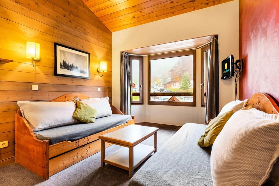 Bed, furniture, kitchen