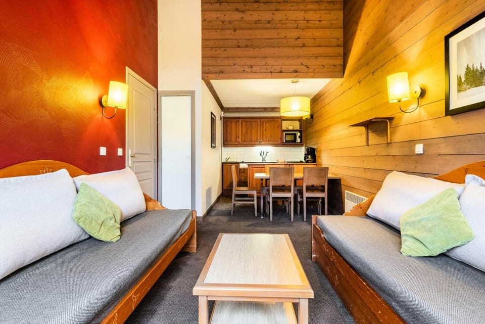 Bed, kitchen