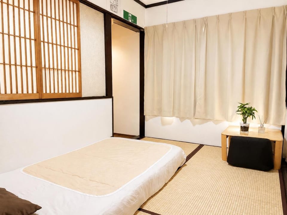 谷町九丁目站9分 靜謐日式町家獨棟兩層可住7人 Villa in Osaka