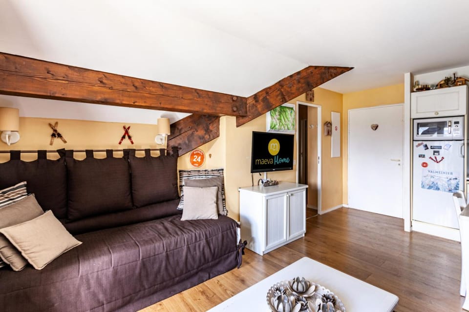 Bed, Bedroom, fireplace