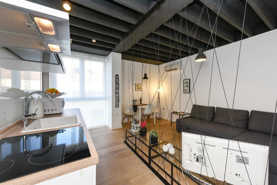 Kitchen or kitchenette, Living room