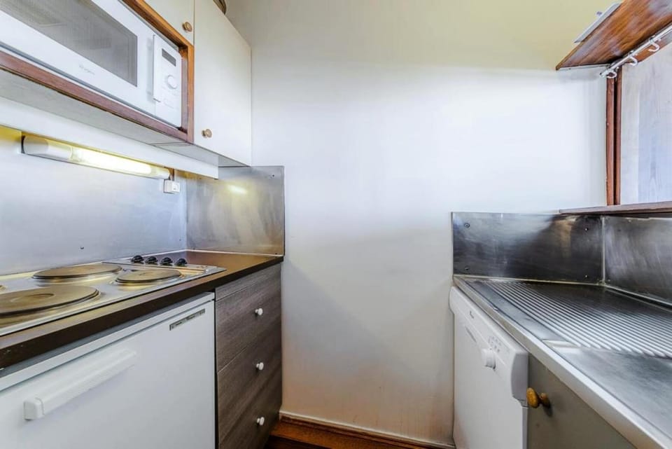 Bathroom, oven, kitchen