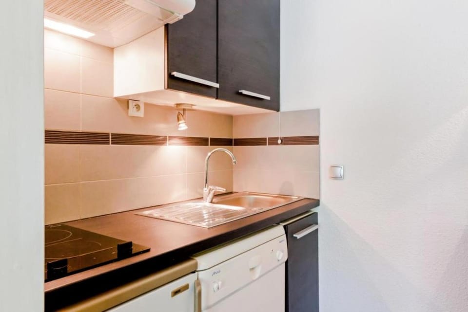oven, kitchen
