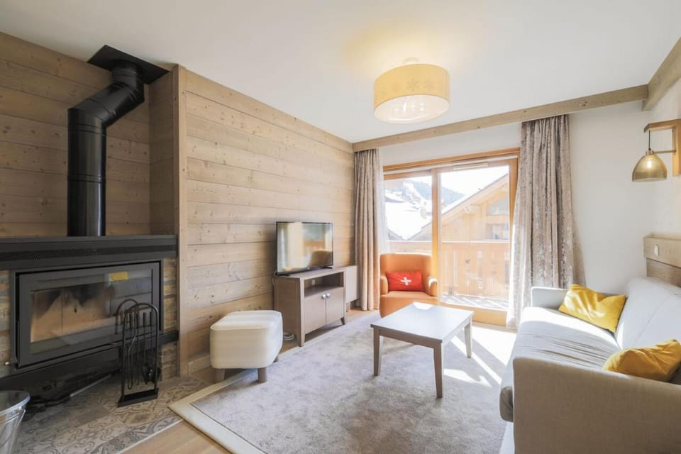 Bed, Bathroom, fireplace