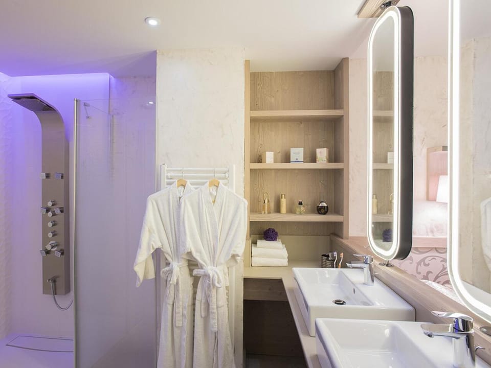 Shower, Bathroom, furniture