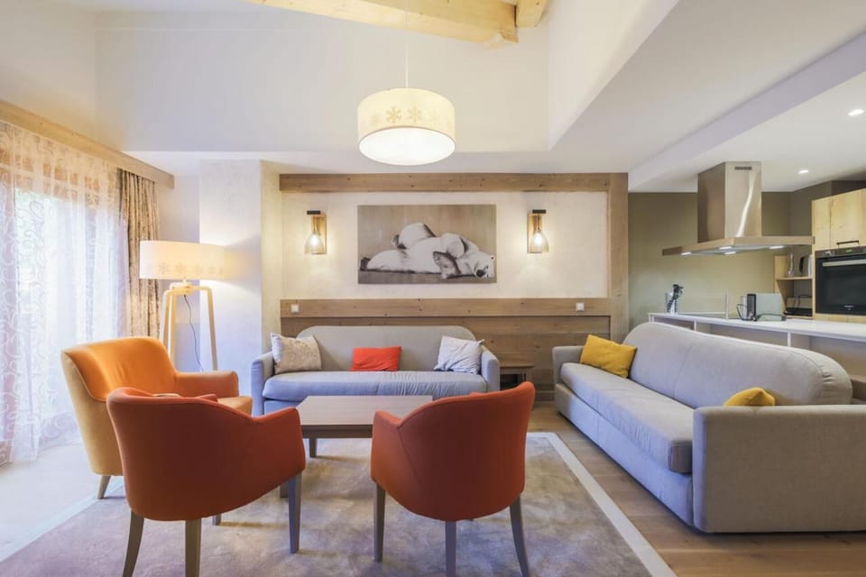 Bed, Living room, fireplace, kitchen