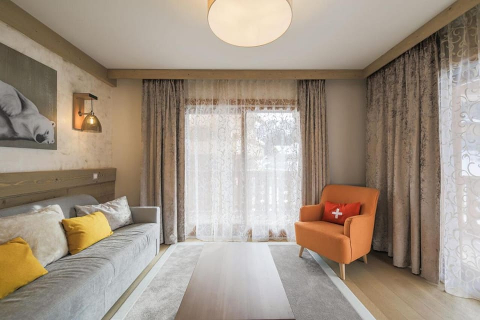 Bed, Living room
