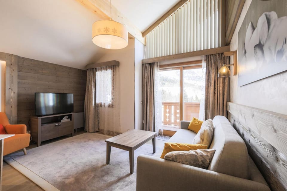 Bed, Living room, fireplace, kitchen