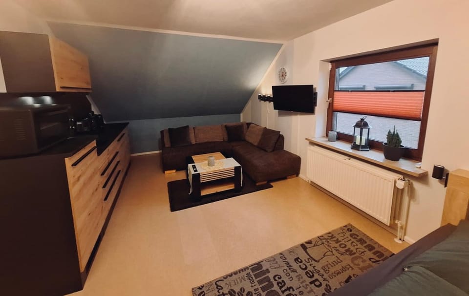 TV and multimedia, Kitchen or kitchenette, Living room, Seating area