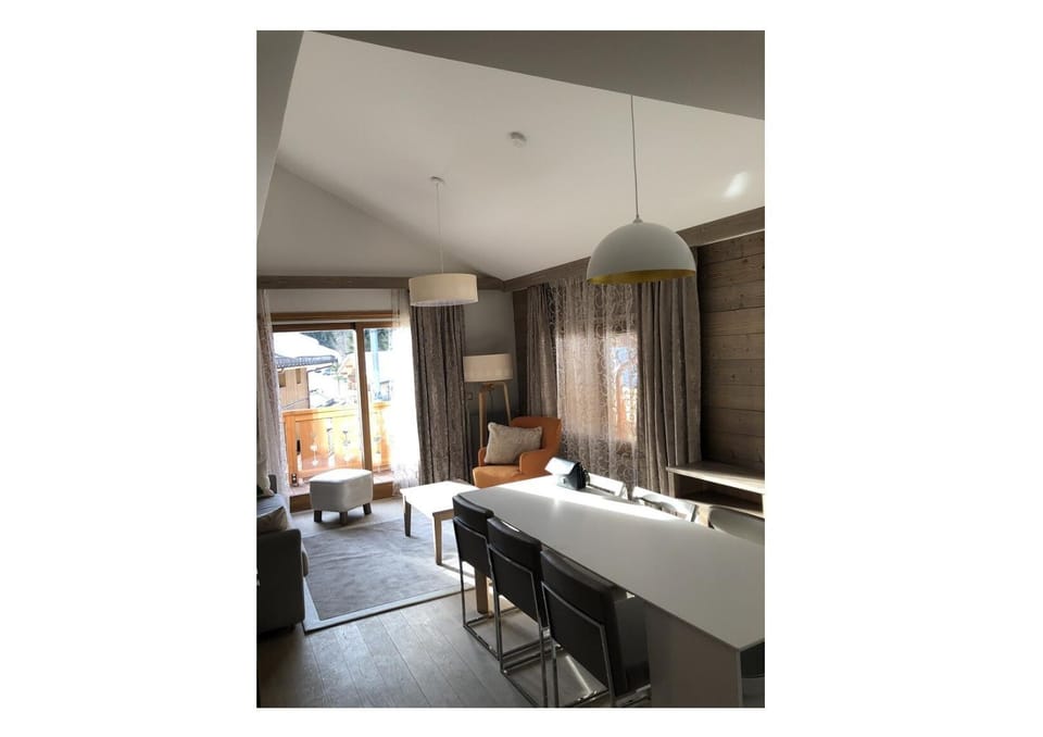 Bed, kitchen
