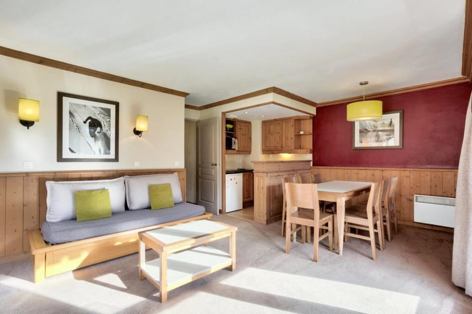 Bed, Living room, fireplace, furniture, kitchen