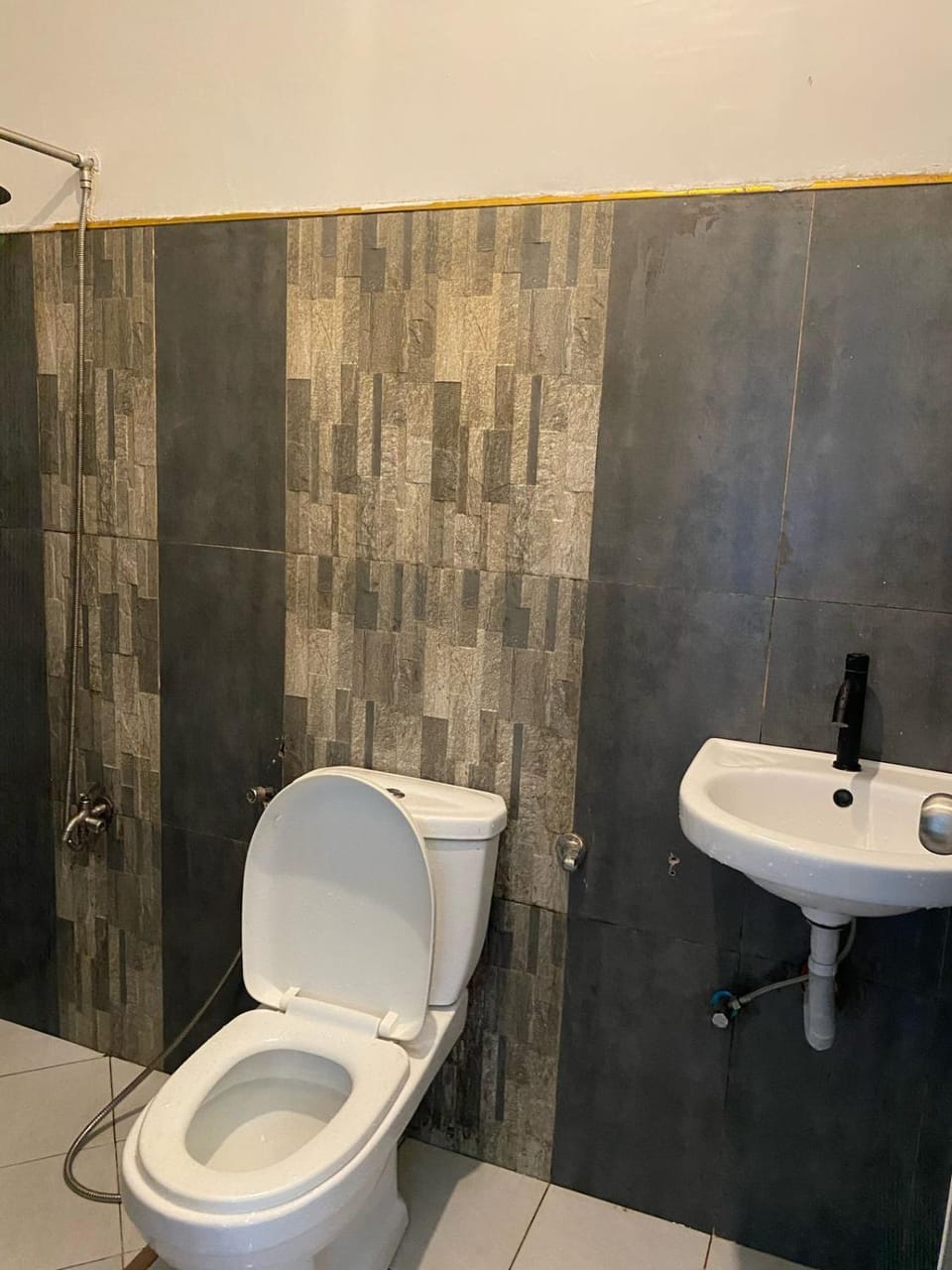 Pamarayeg Room Bed and Breakfast in Central Visayas