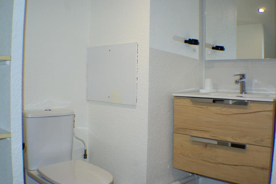 Shower, Toilet, Bathroom, furniture
