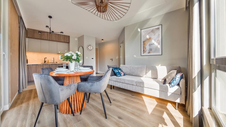 Kitchen or kitchenette, Living room, Seating area, Dining area