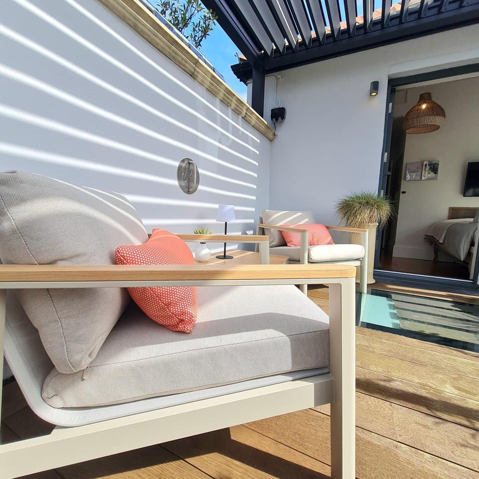 THE ANNEX, Lostwithiel Double Bed, Private Parking, Quiet Location Apartment in England