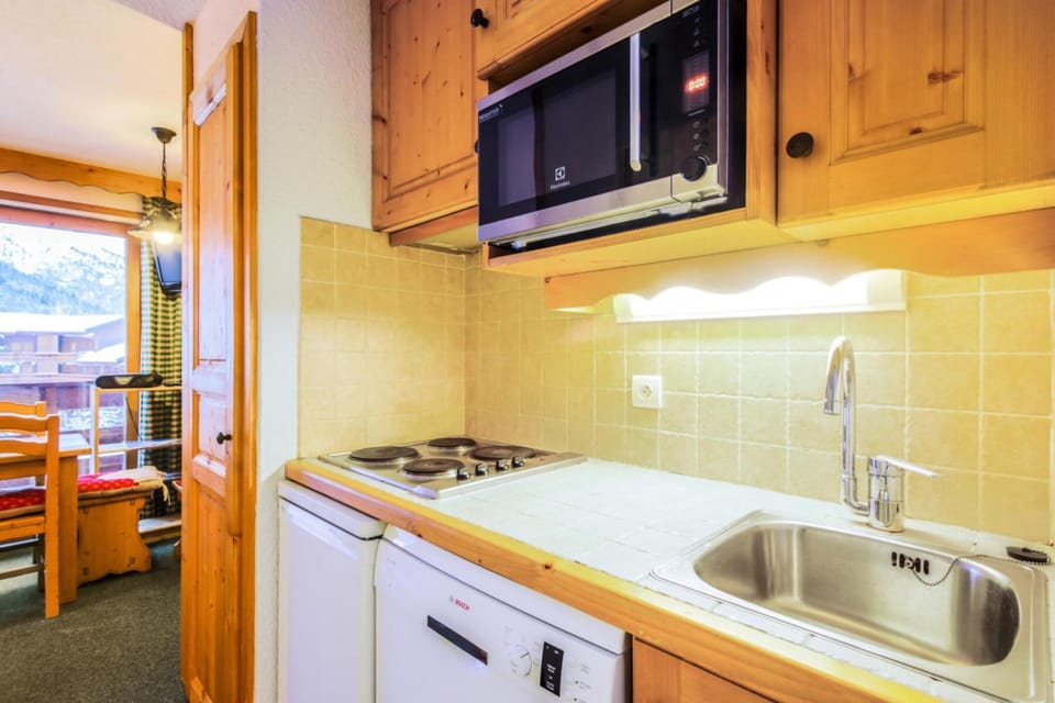 Bathroom, oven, kitchen