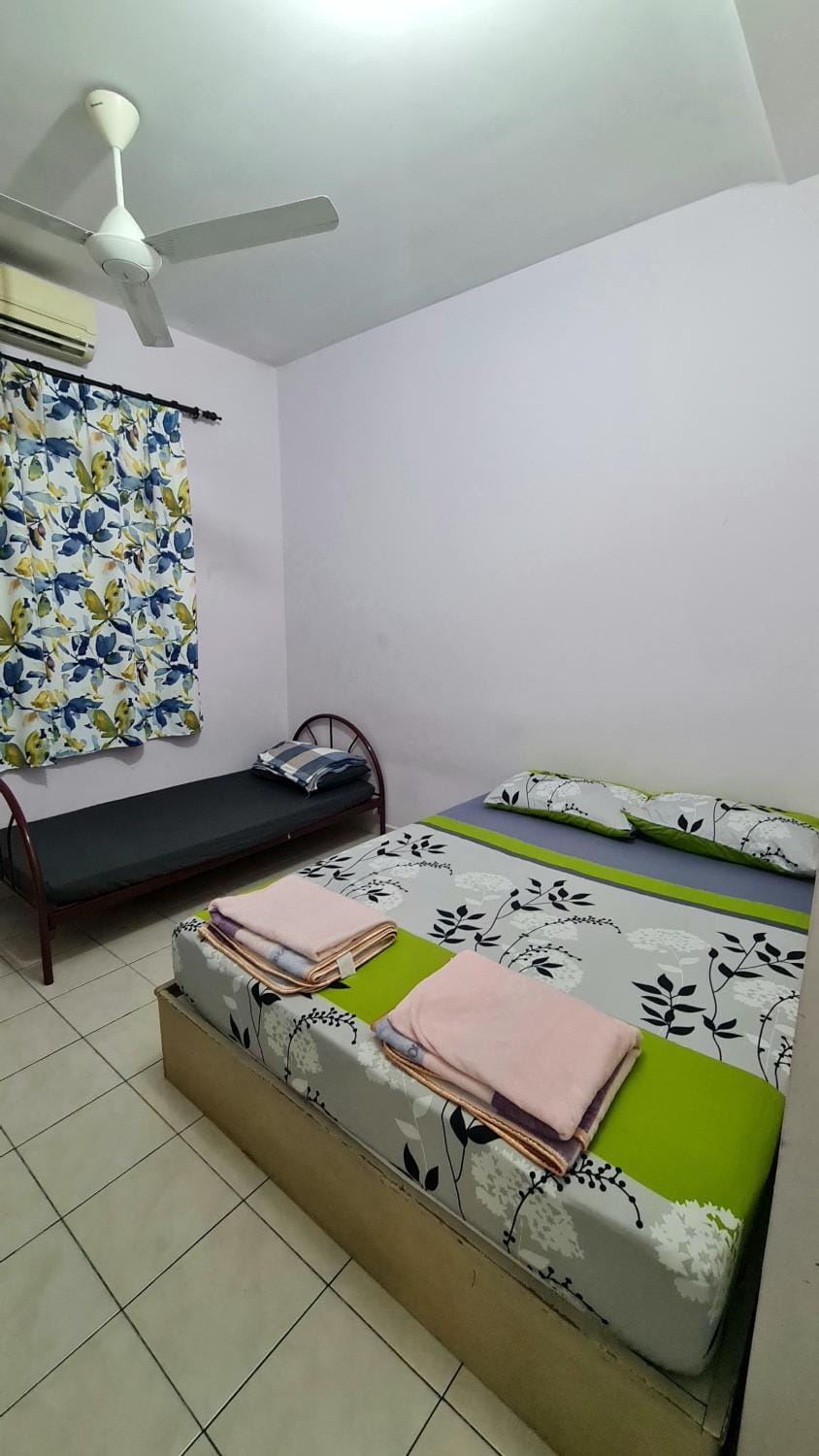 Photo of the whole room, air conditioner