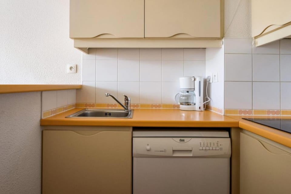 oven, kitchen
