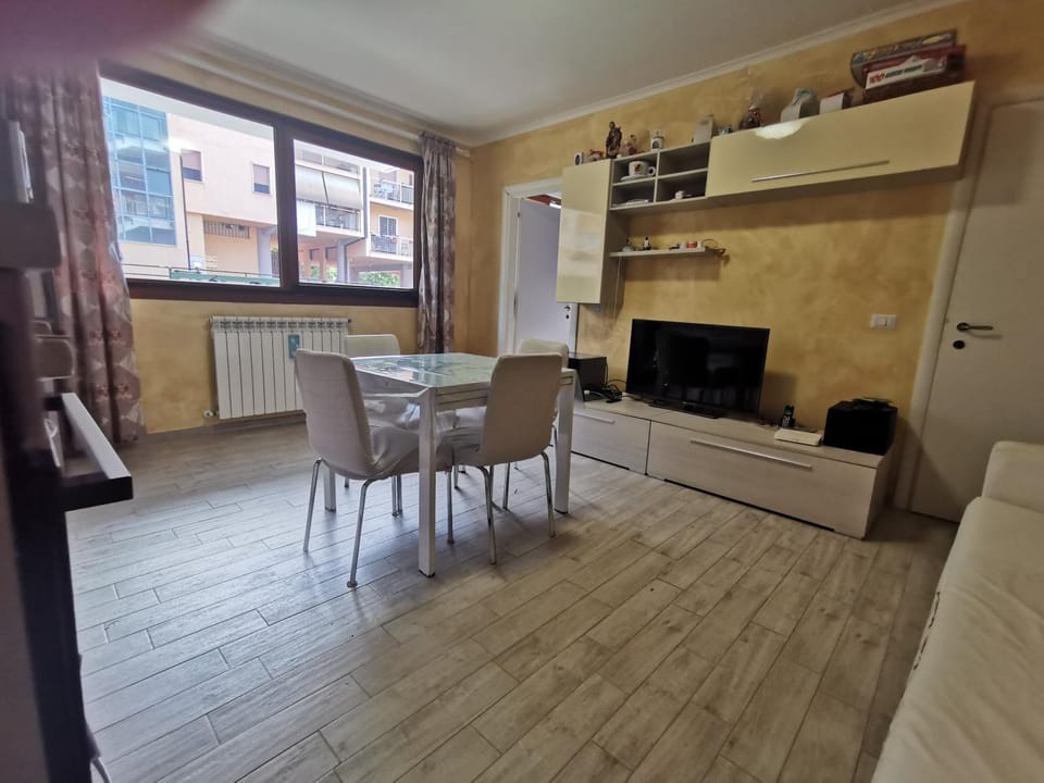 TV and multimedia, Kitchen or kitchenette, Dining area, internet