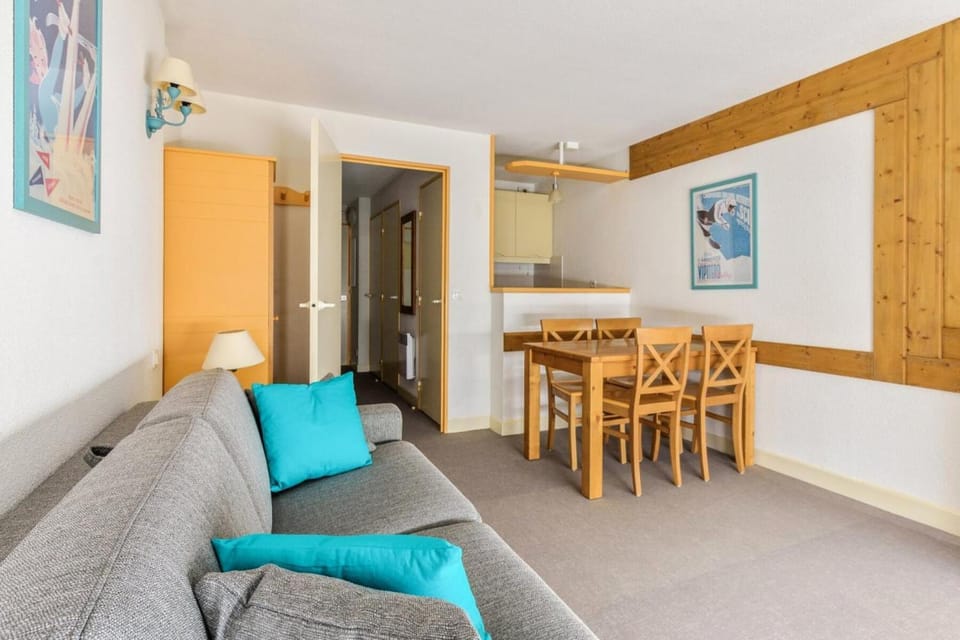 Bed, kitchen