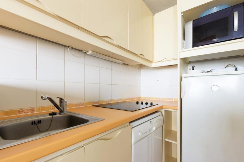 Bathroom, oven, kitchen