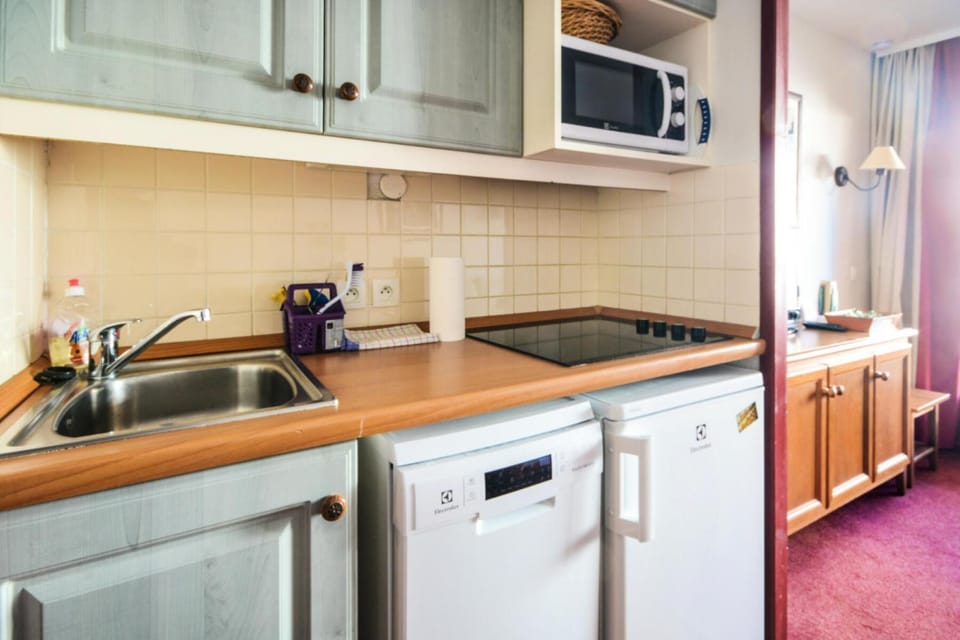 Bathroom, kitchen