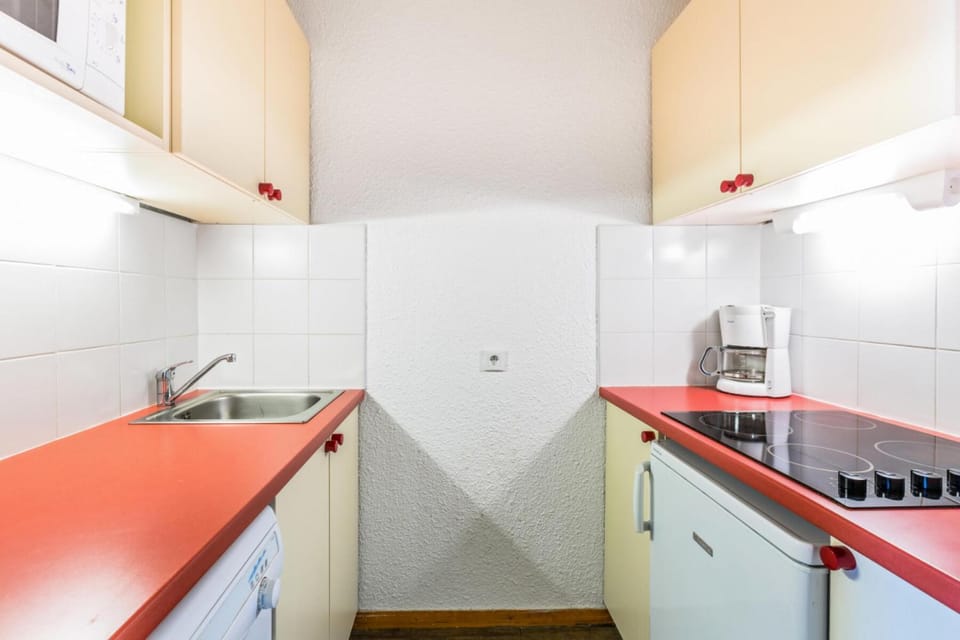 Bathroom, oven, kitchen