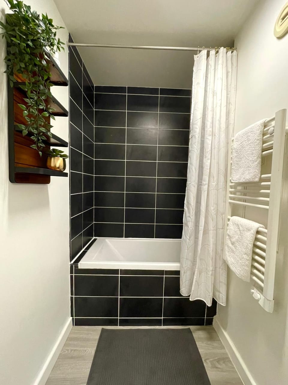 Bathroom, Bath, towels