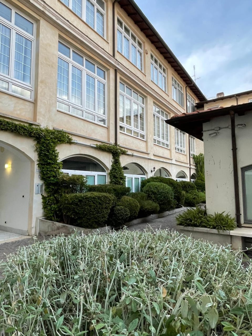 Property building, Day, Garden, Garden view