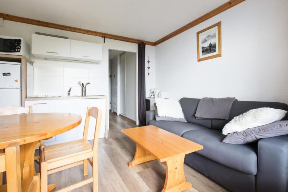Bed, kitchen