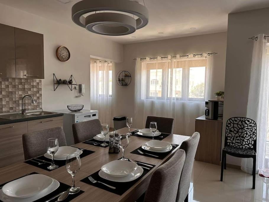 Kitchen or kitchenette, Living room, Seating area, Dining area, dishwasher, minibar, pet friendly