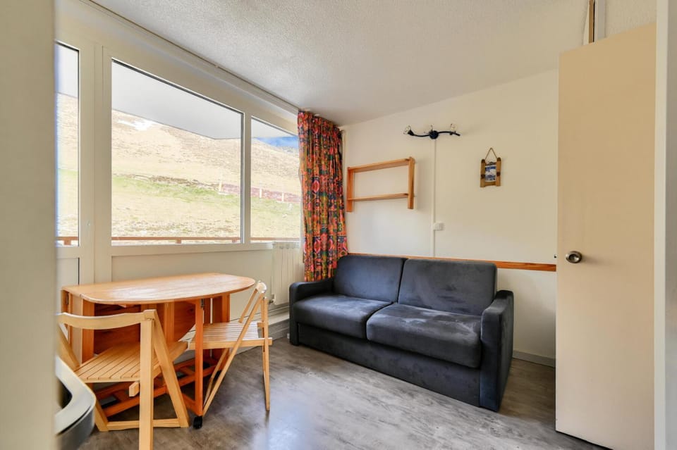 Bed, furniture, kitchen