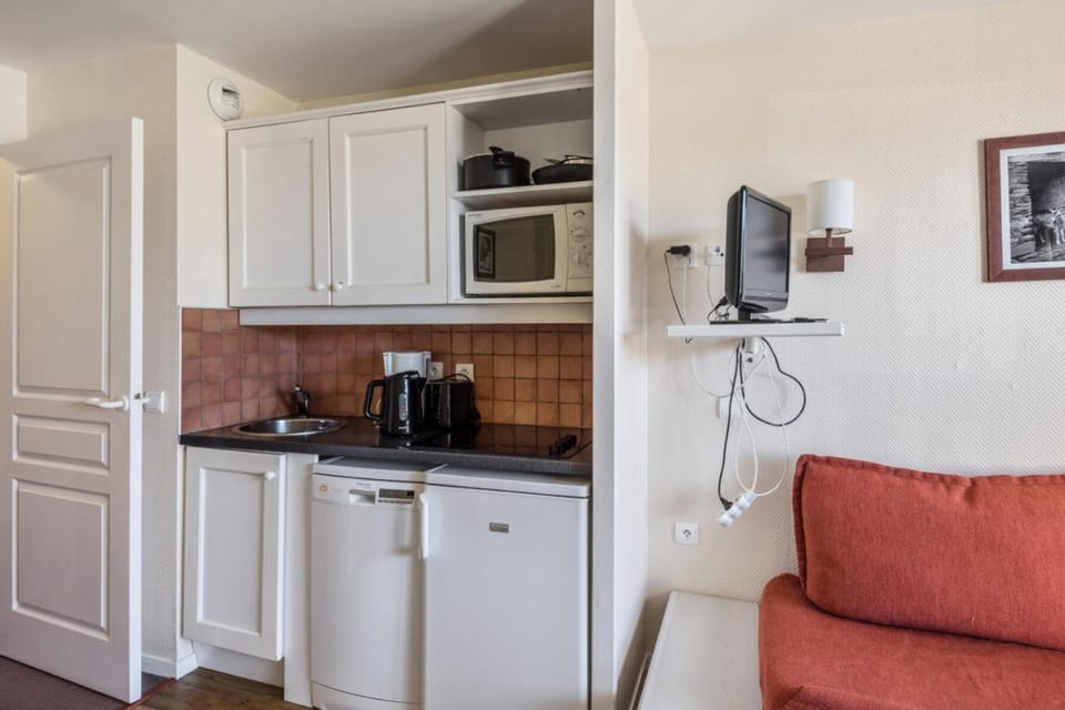 Bathroom, oven, kitchen