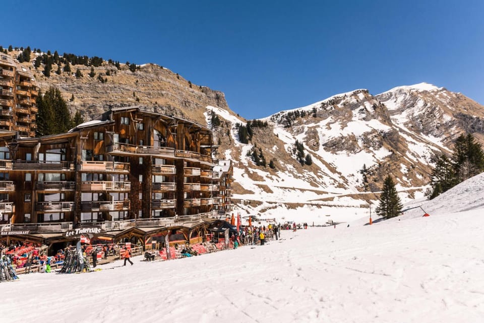 Skiing, Mountain view