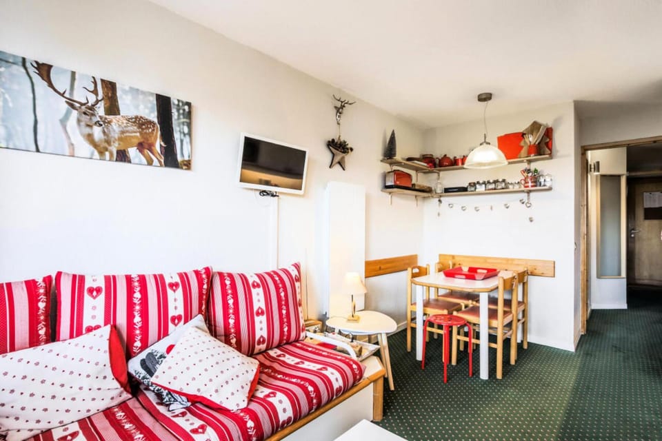 Bed, kitchen